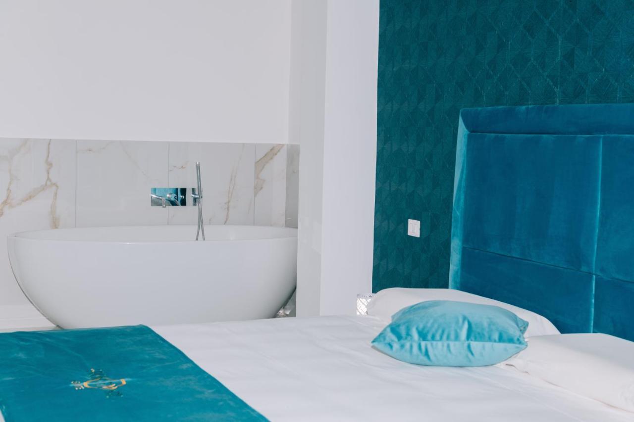 Frontemare Suite Кастелламмаре-ди-Стабия Экстерьер фото